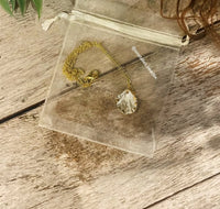 𝐍𝐄𝐂𝐊𝐋𝐀𝐂𝐄𝐒